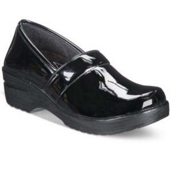 Easy Works Women's LYNDEE Health Care Professional Shoe Black Patent - Picture 1 of 8
